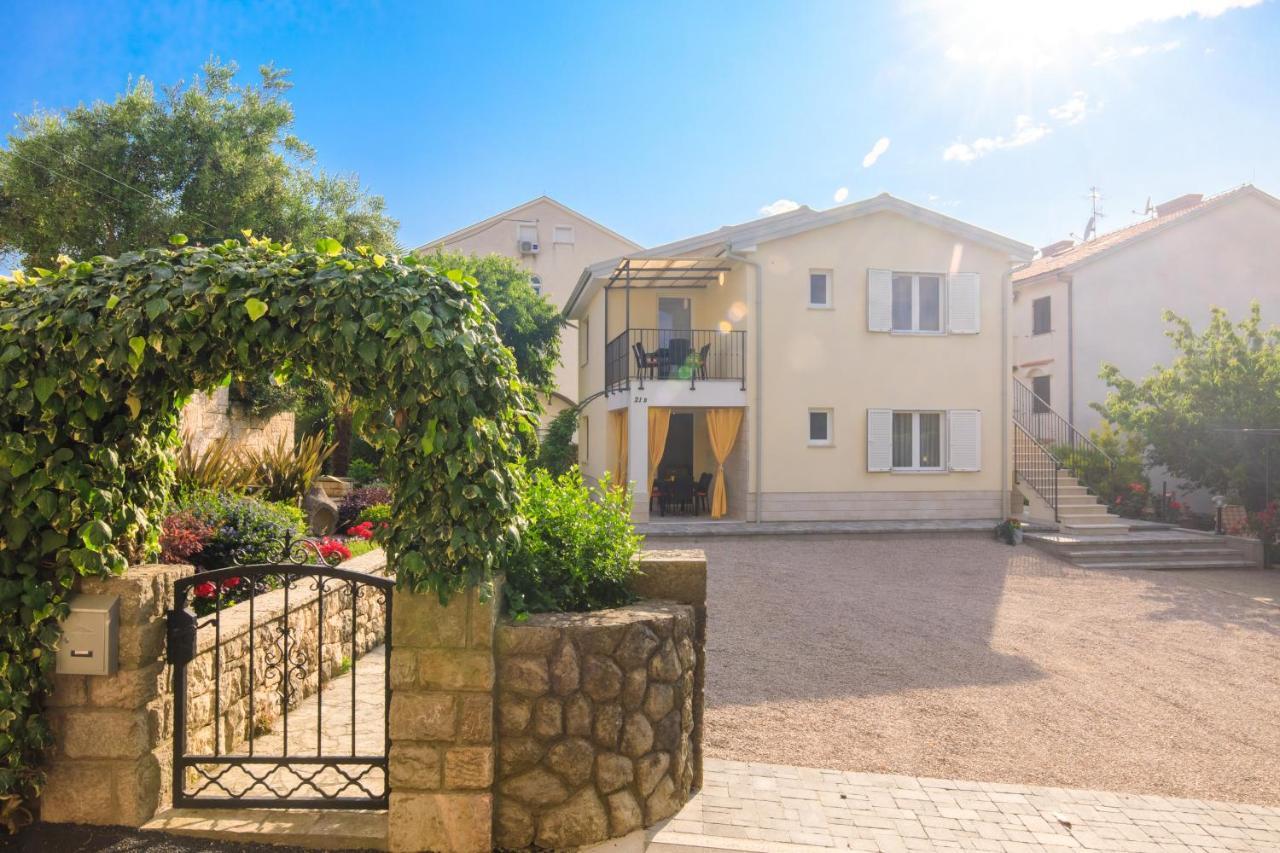 Apartman Ivona U Prizemlju مالينسكا المظهر الخارجي الصورة
