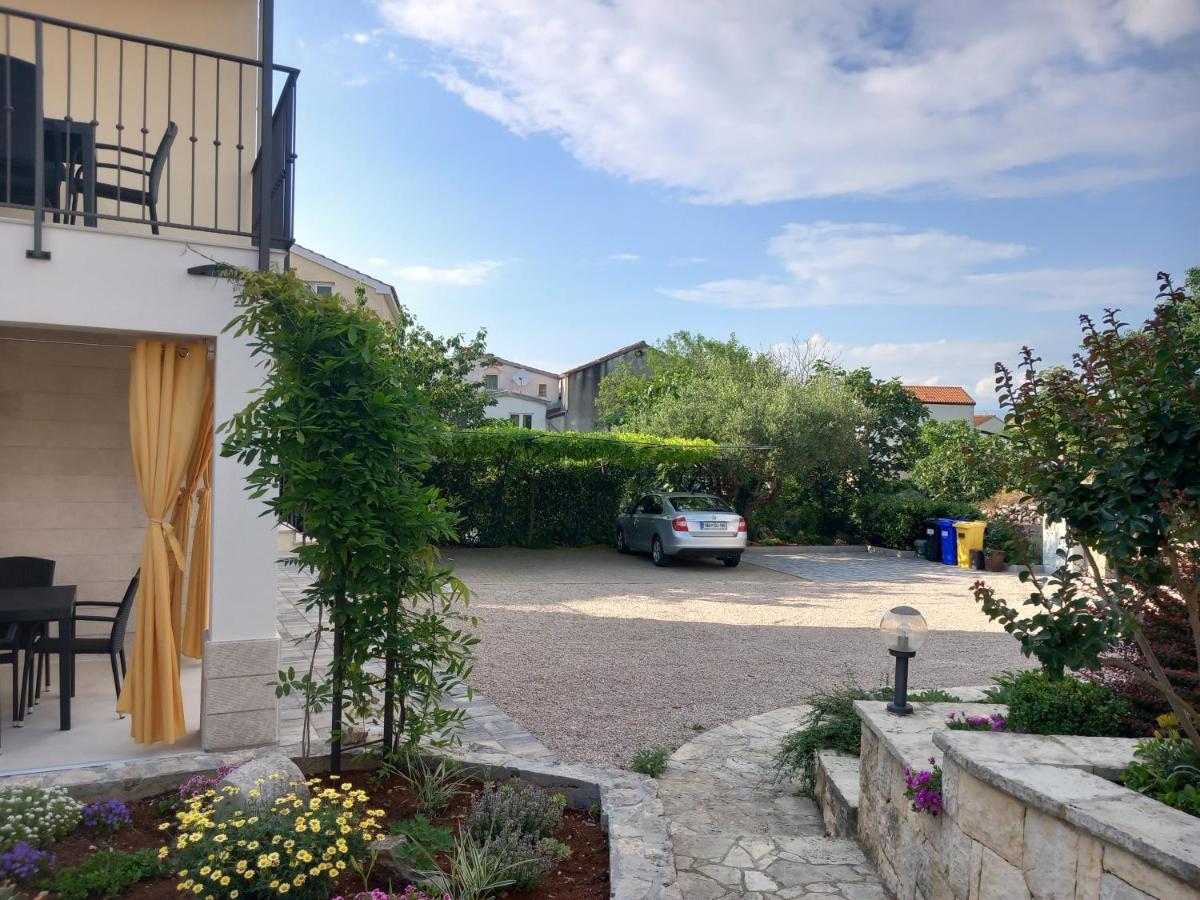 Apartman Ivona U Prizemlju مالينسكا المظهر الخارجي الصورة