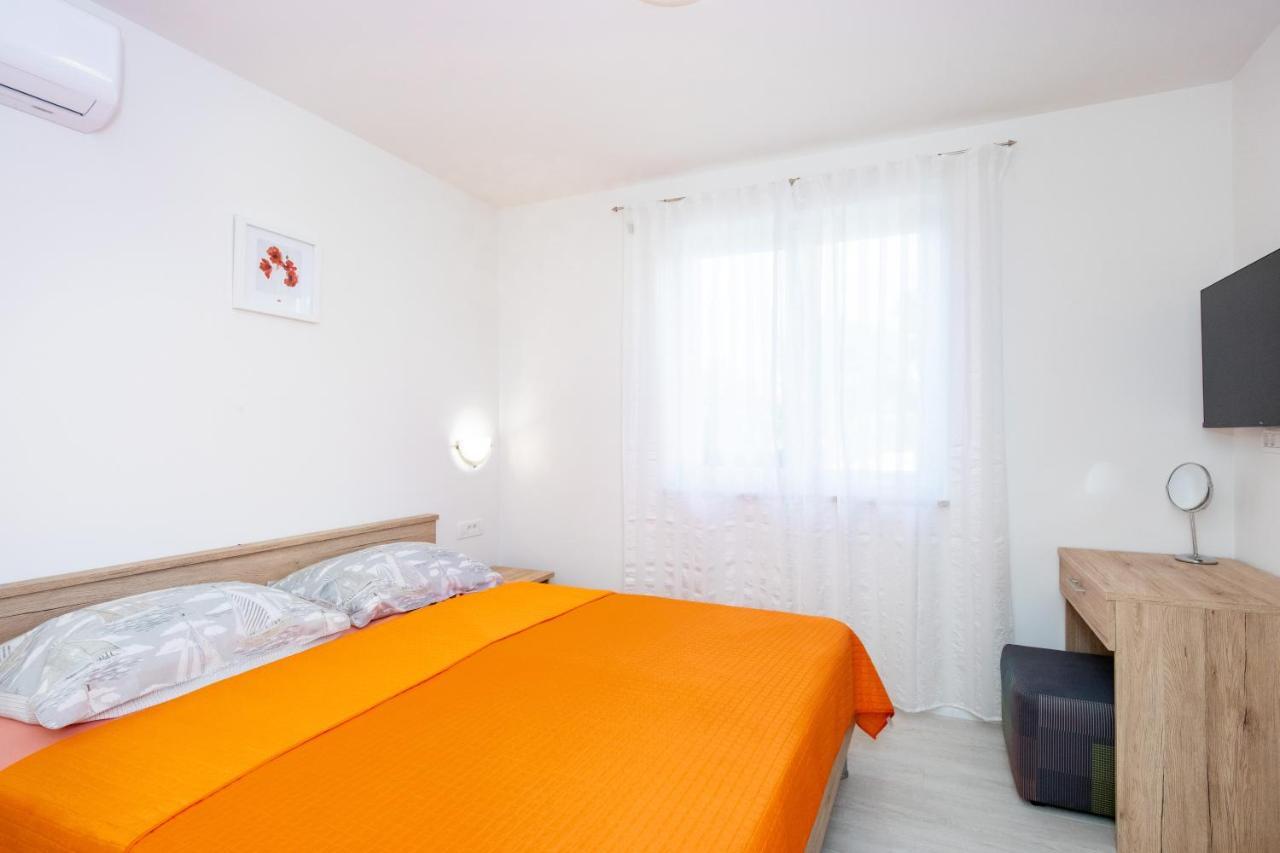 Apartman Ivona U Prizemlju مالينسكا المظهر الخارجي الصورة